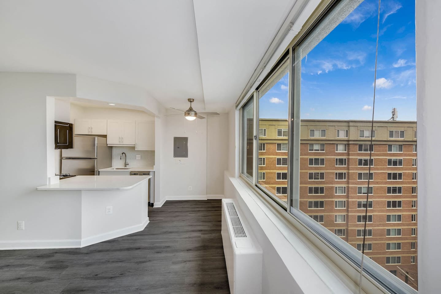 , an Airbnb-friendly apartment in Arlington, VA