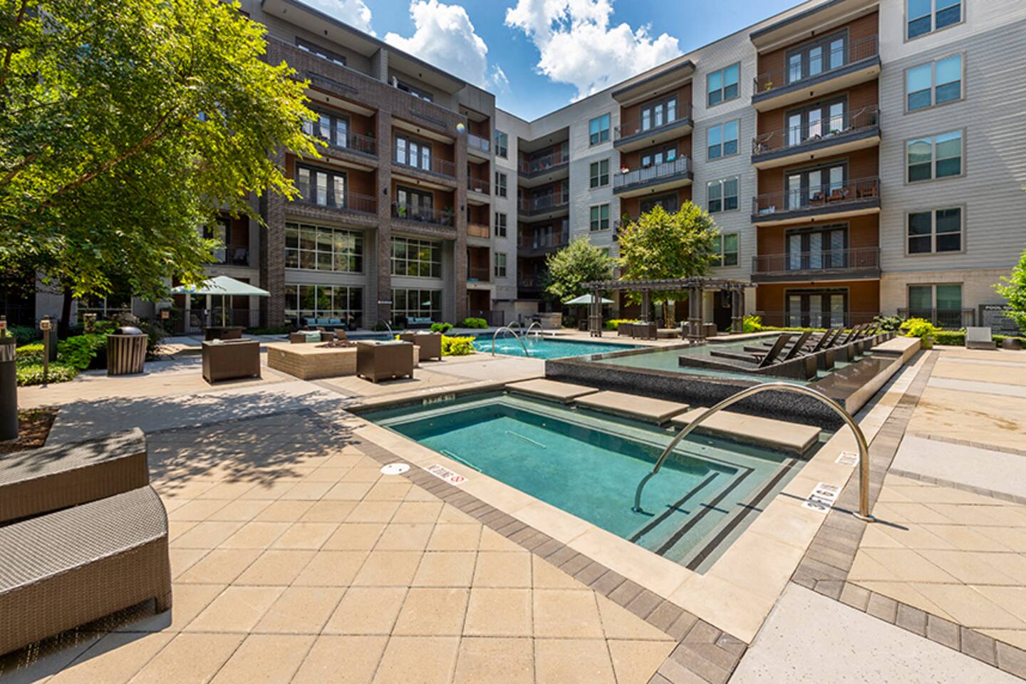 , an Airbnb-friendly apartment in Houston, TX