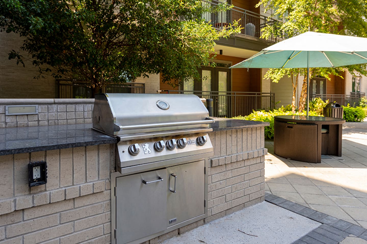 , an Airbnb-friendly apartment in Houston, TX