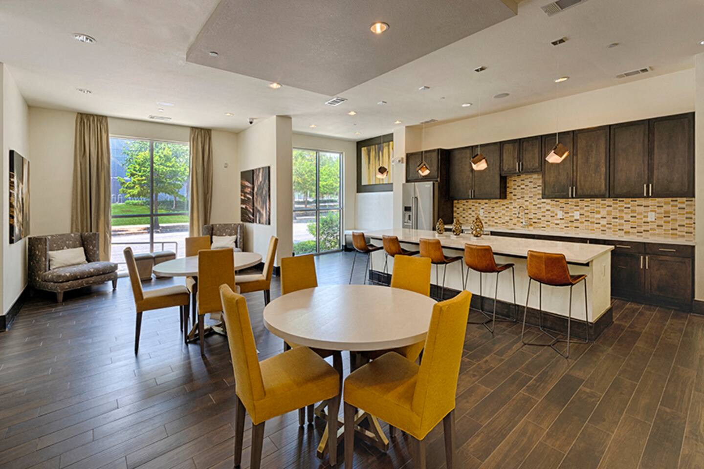 , an Airbnb-friendly apartment in Houston, TX