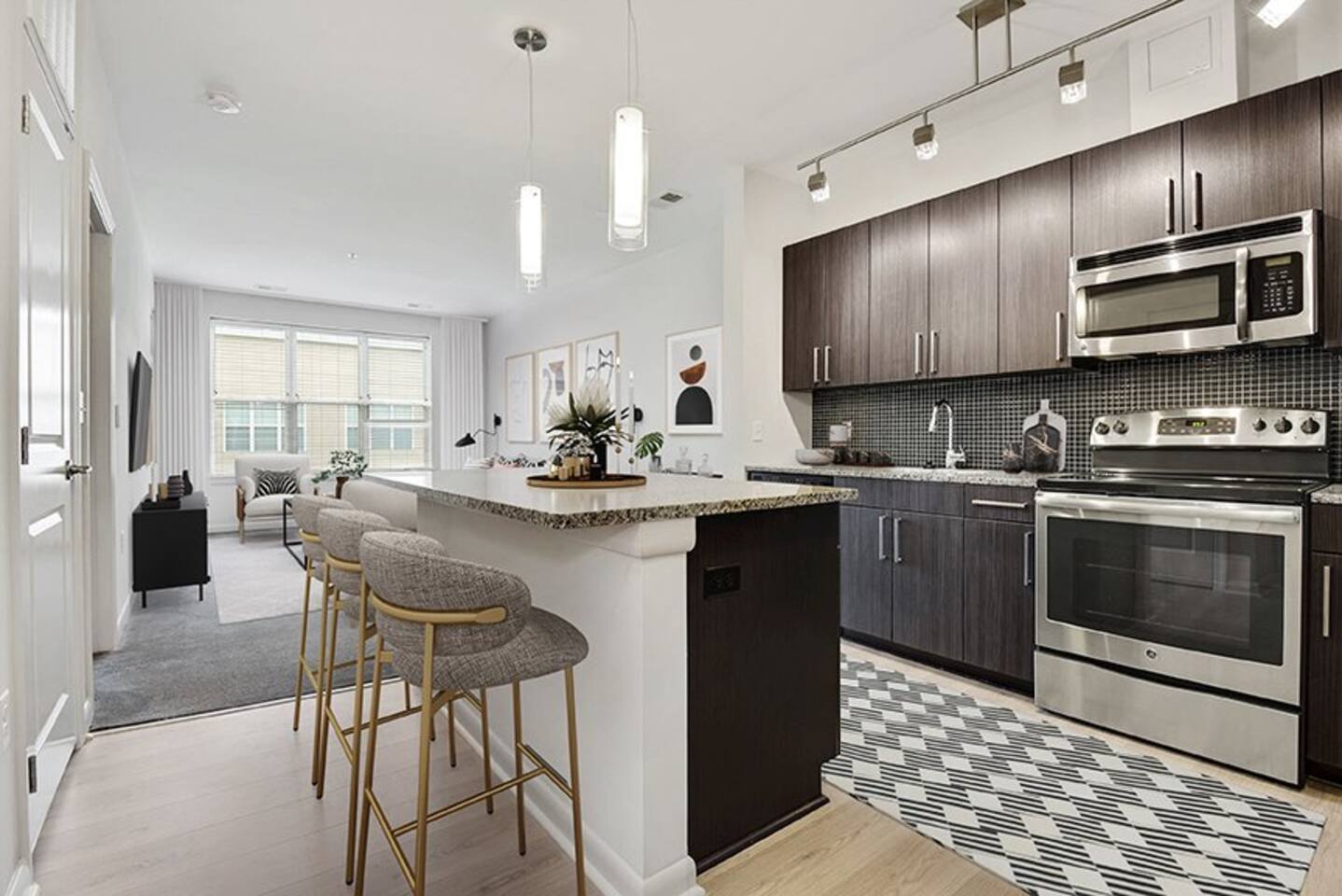 , an Airbnb-friendly apartment in Arlington, VA