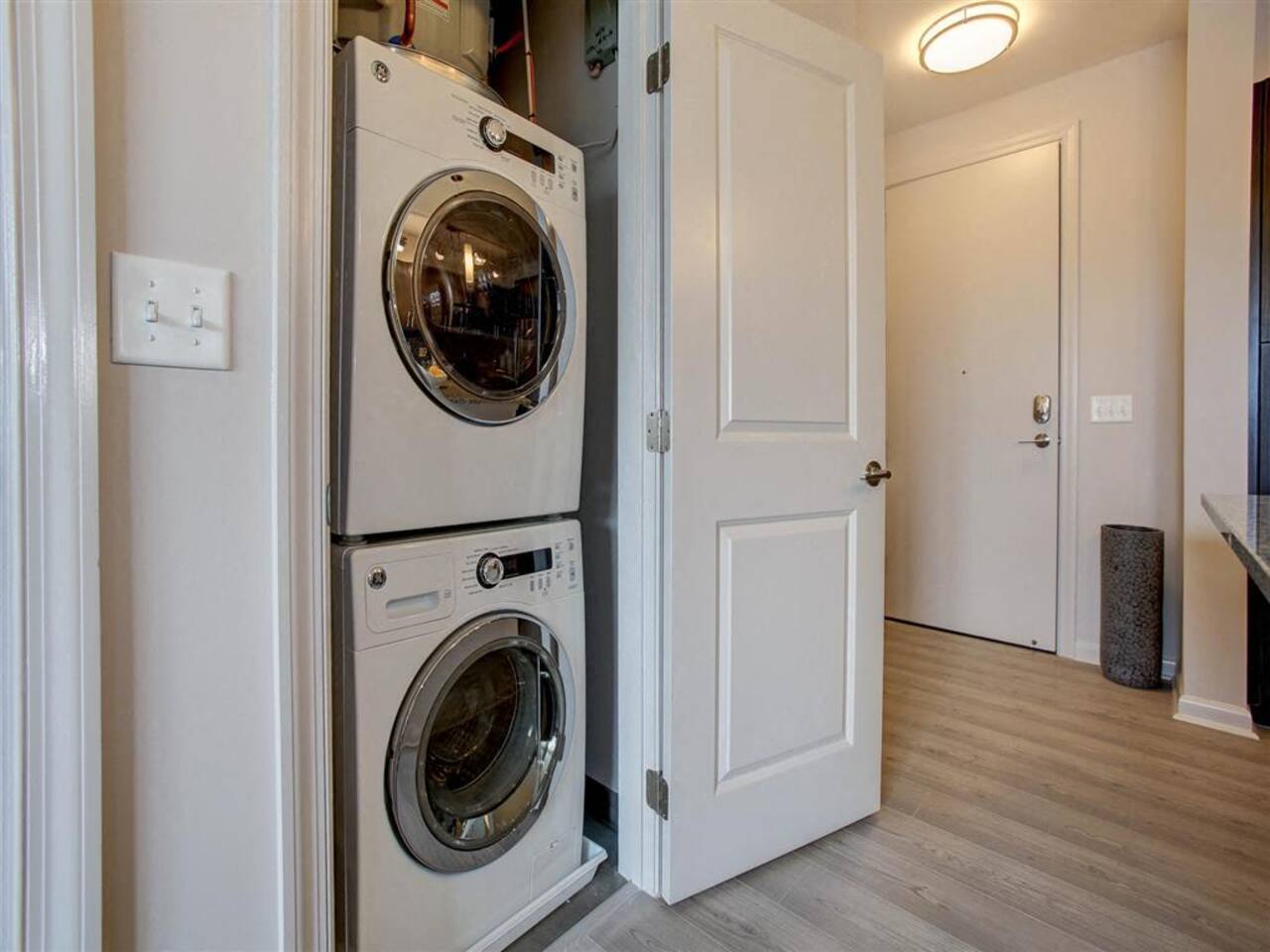 , an Airbnb-friendly apartment in Arlington, VA