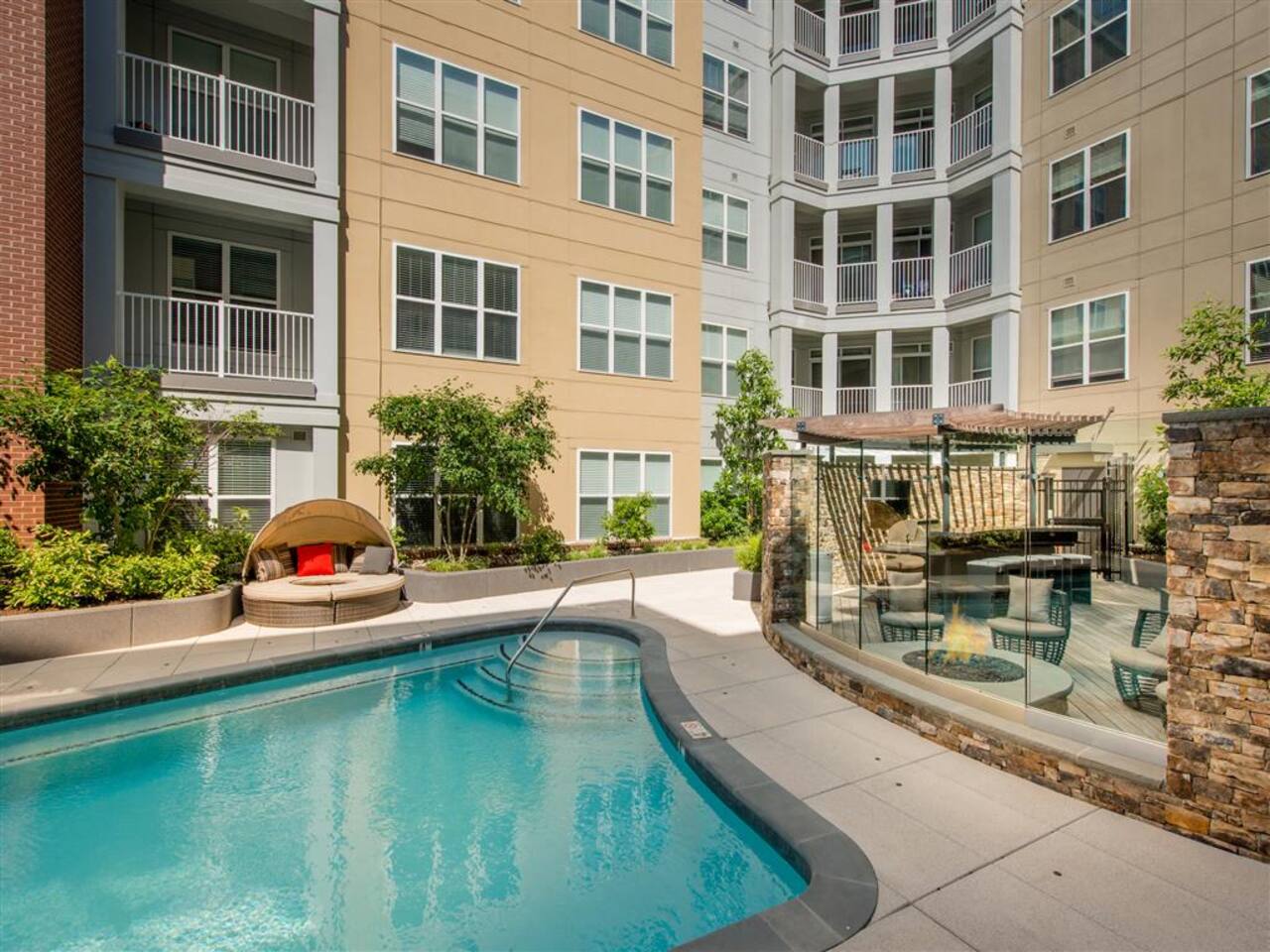 , an Airbnb-friendly apartment in Arlington, VA