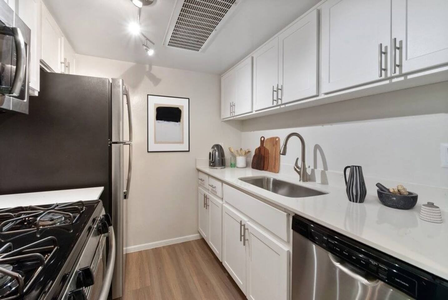 , an Airbnb-friendly apartment in Phoenix, AZ