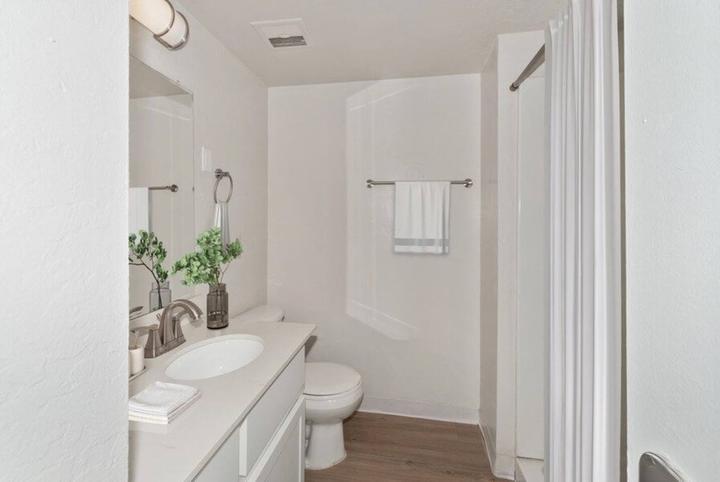 , an Airbnb-friendly apartment in Phoenix, AZ