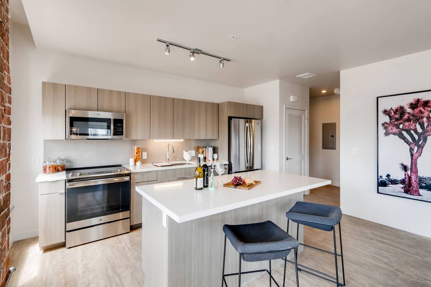 , an Airbnb-friendly apartment in San Diego, CA