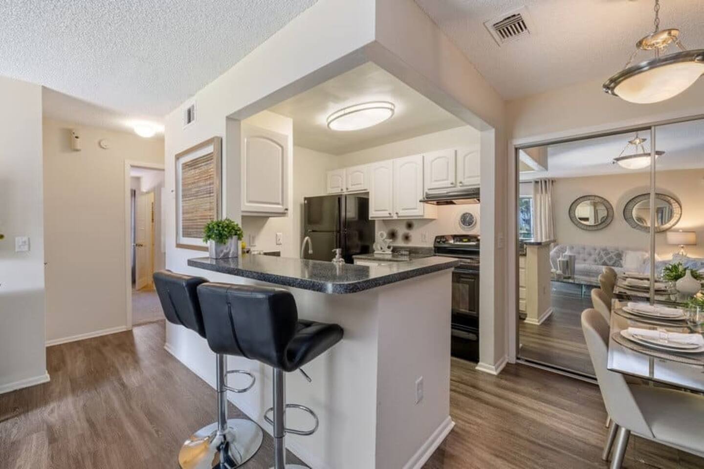 , an Airbnb-friendly apartment in Jacksonville, FL