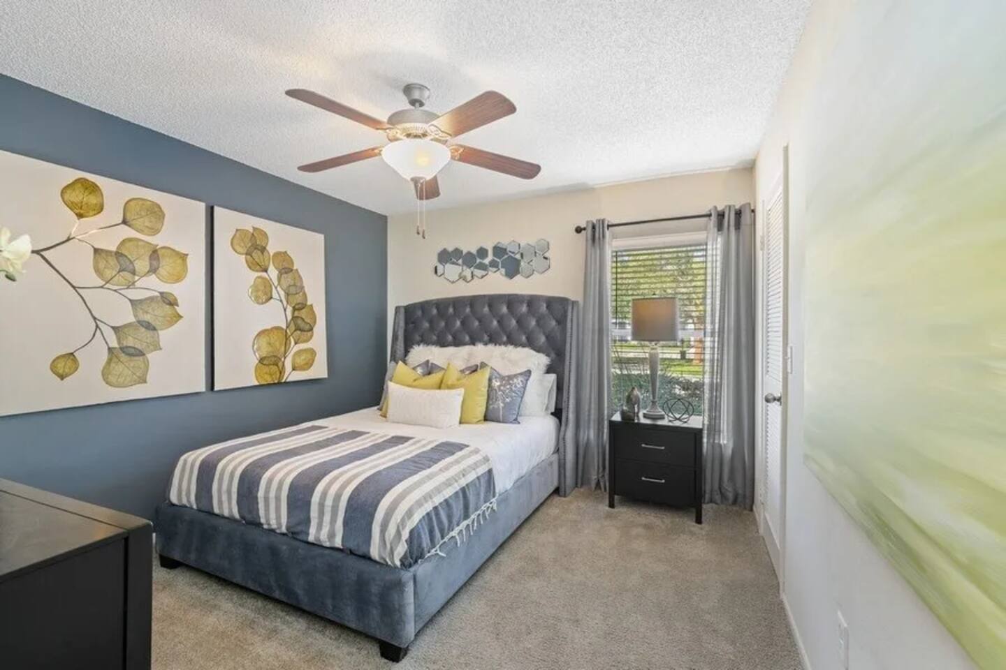 , an Airbnb-friendly apartment in Jacksonville, FL