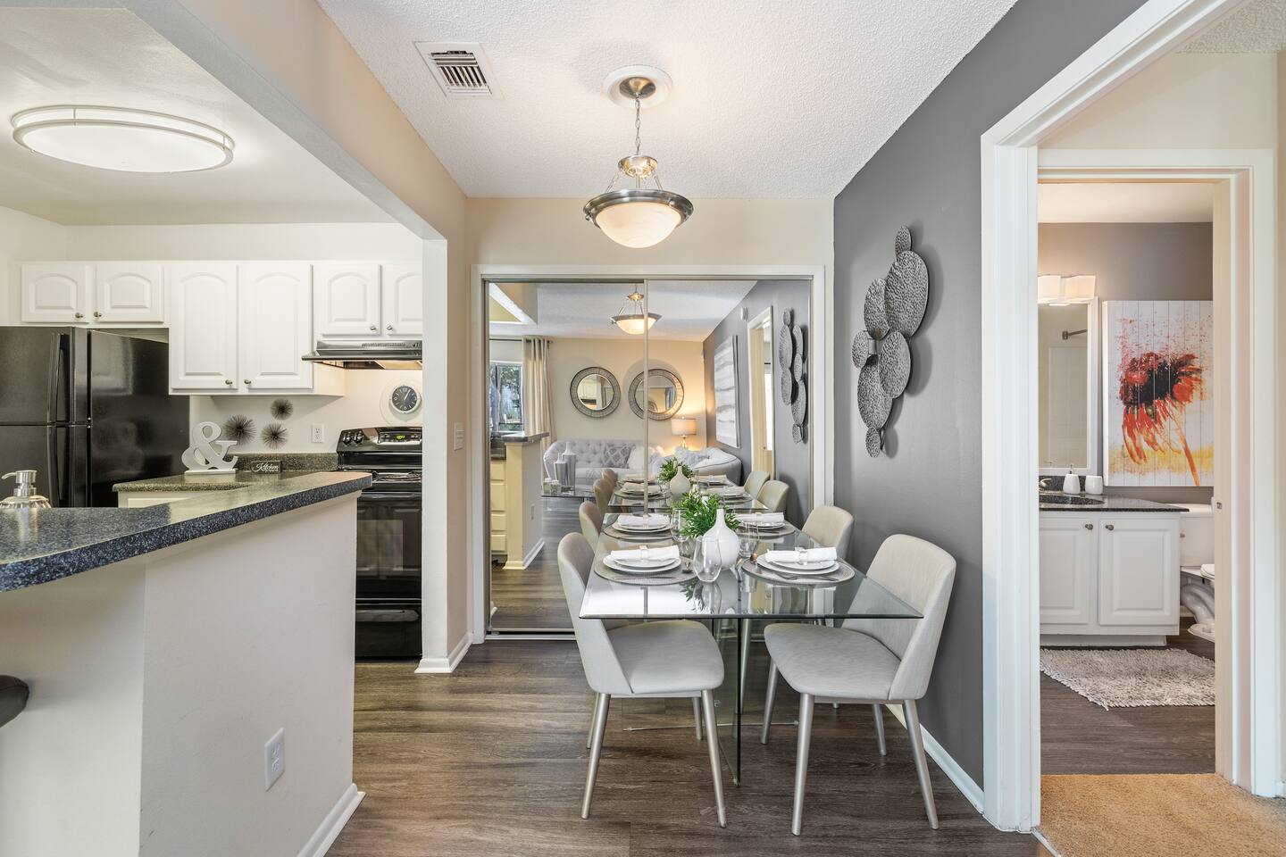, an Airbnb-friendly apartment in Jacksonville, FL