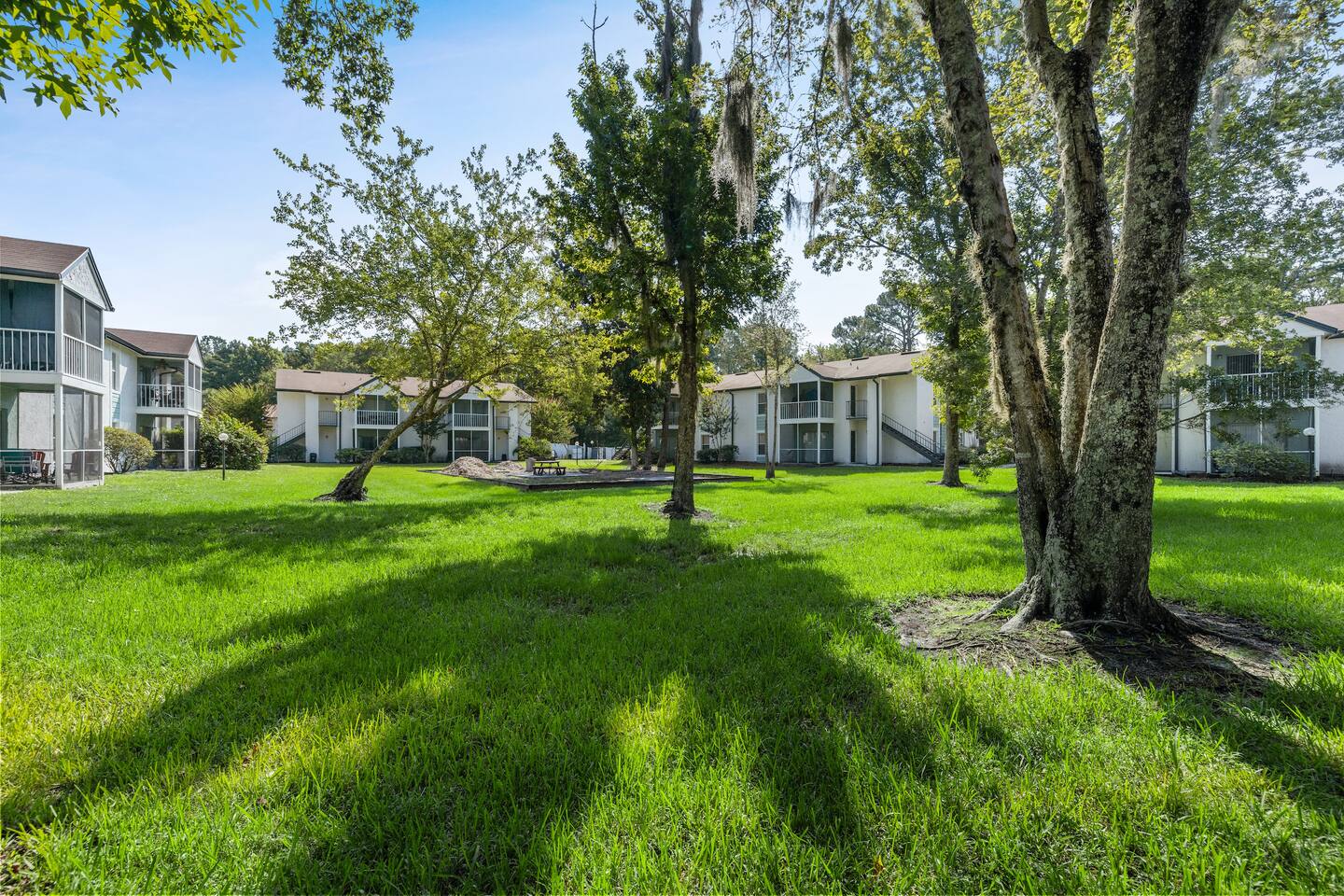 , an Airbnb-friendly apartment in Jacksonville, FL