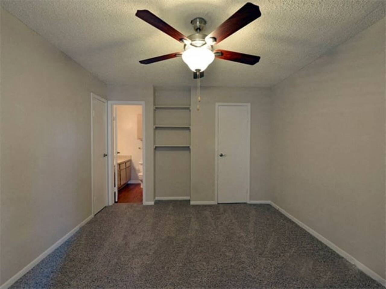 , an Airbnb-friendly apartment in Houston, TX