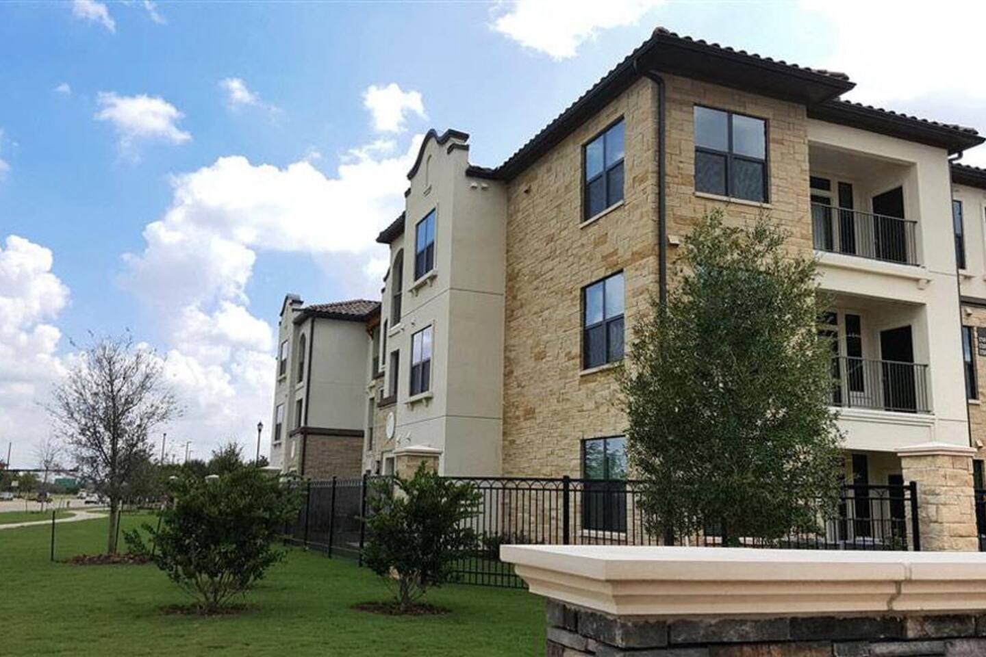 , an Airbnb-friendly apartment in Sugar Land, TX