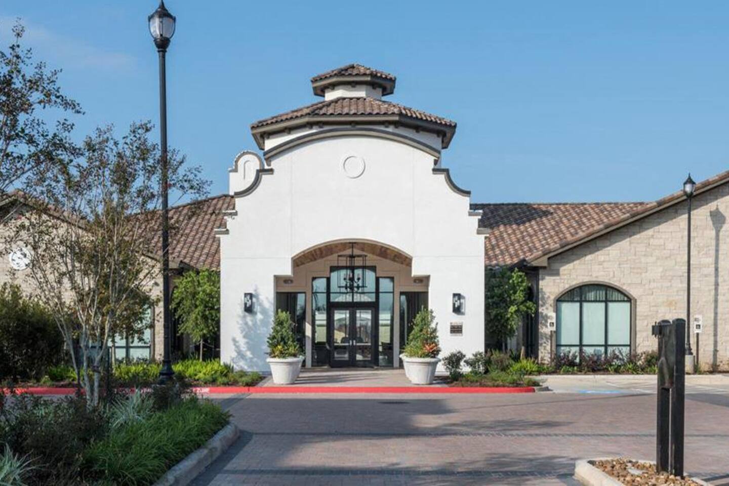 , an Airbnb-friendly apartment in Sugar Land, TX