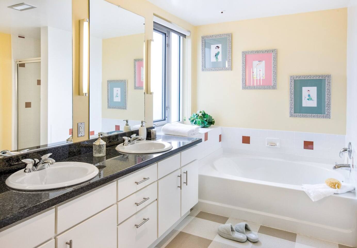 , an Airbnb-friendly apartment in Denver, CO