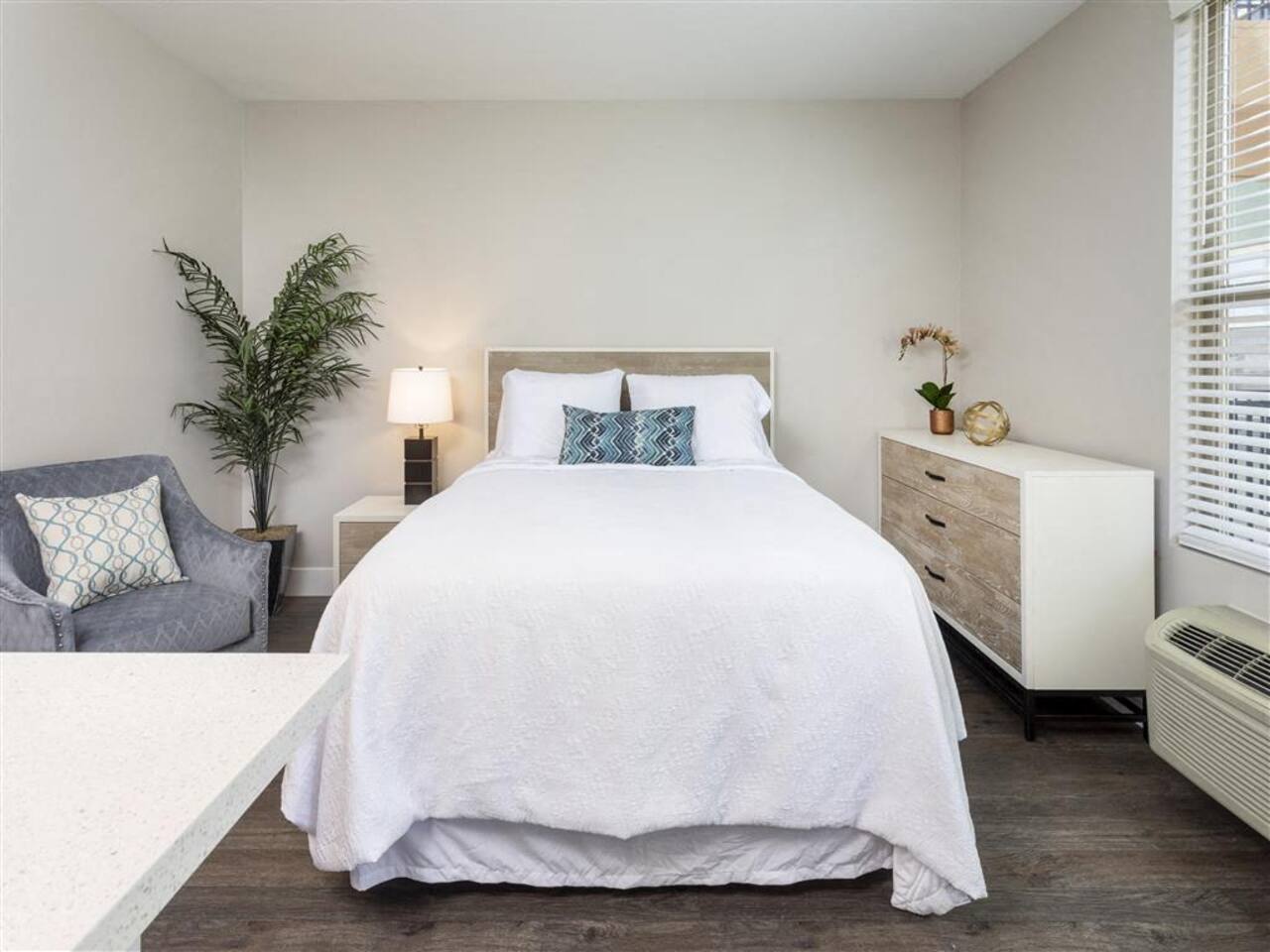 , an Airbnb-friendly apartment in San Diego, CA