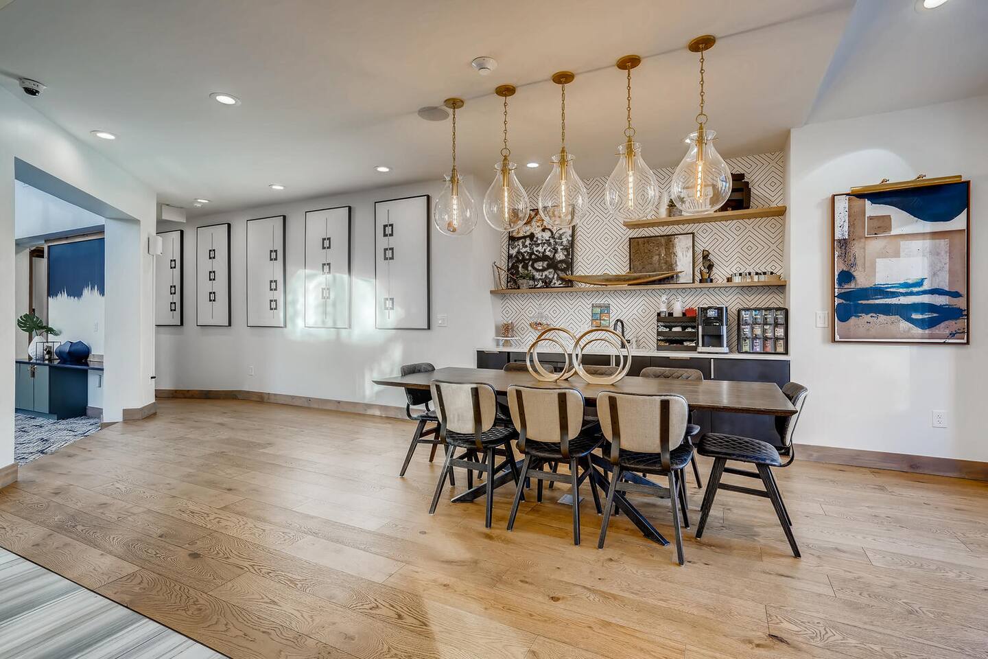 , an Airbnb-friendly apartment in Glendale, CO