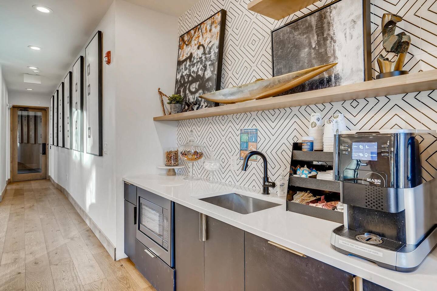 , an Airbnb-friendly apartment in Glendale, CO
