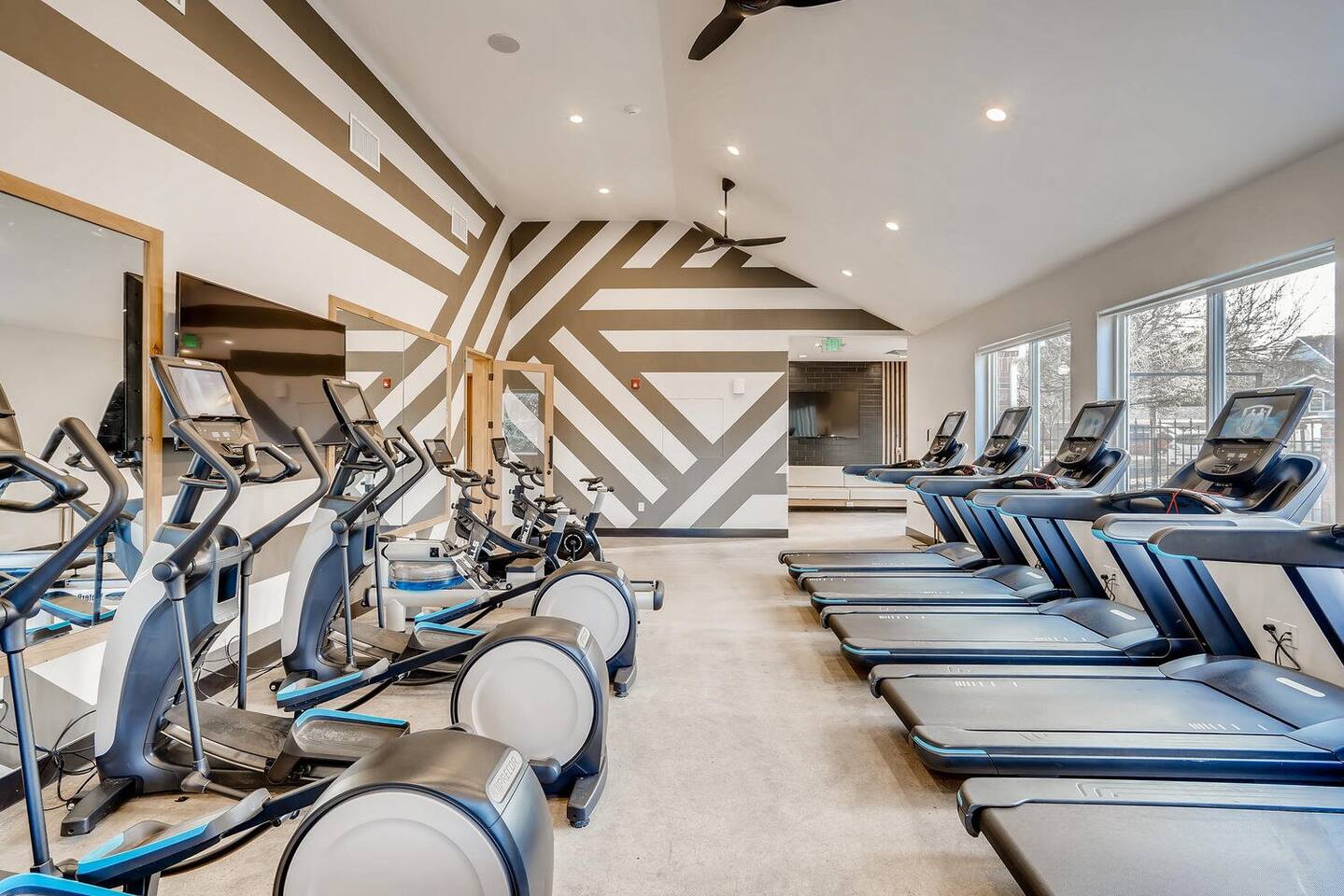 , an Airbnb-friendly apartment in Glendale, CO