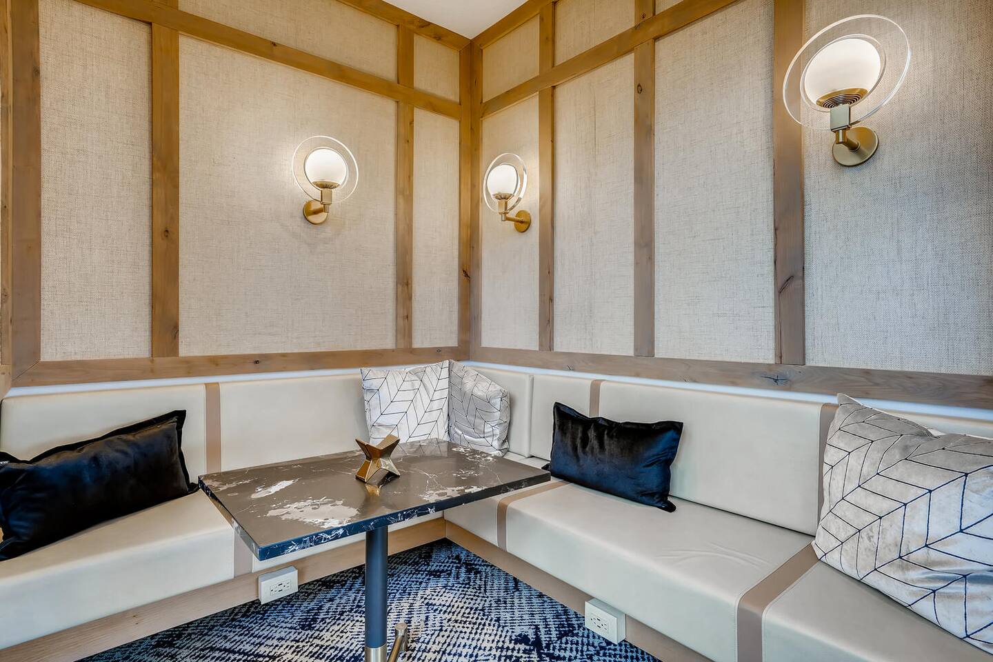 , an Airbnb-friendly apartment in Glendale, CO