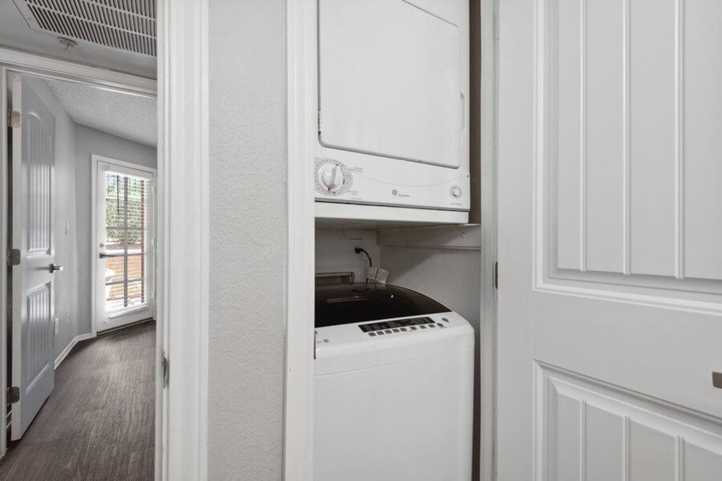 , an Airbnb-friendly apartment in Phoenix, AZ