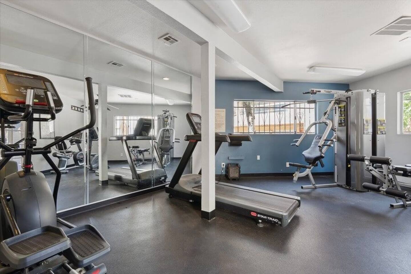, an Airbnb-friendly apartment in Phoenix, AZ