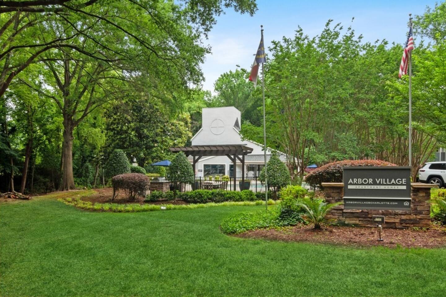 , an Airbnb-friendly apartment in Charlotte, NC