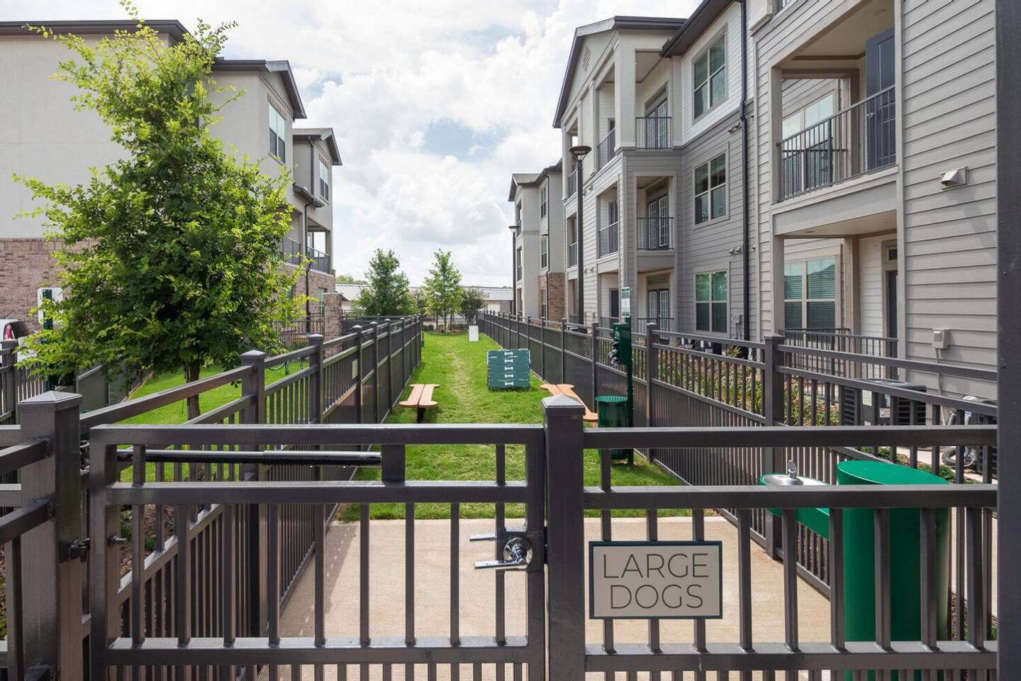, an Airbnb-friendly apartment in Missouri City, TX