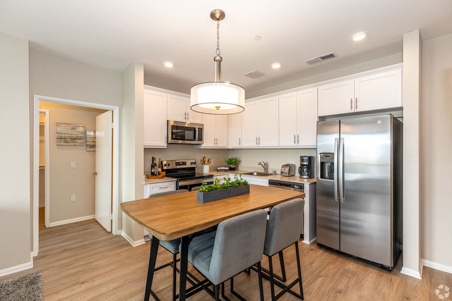 , an Airbnb-friendly apartment in San Diego, CA