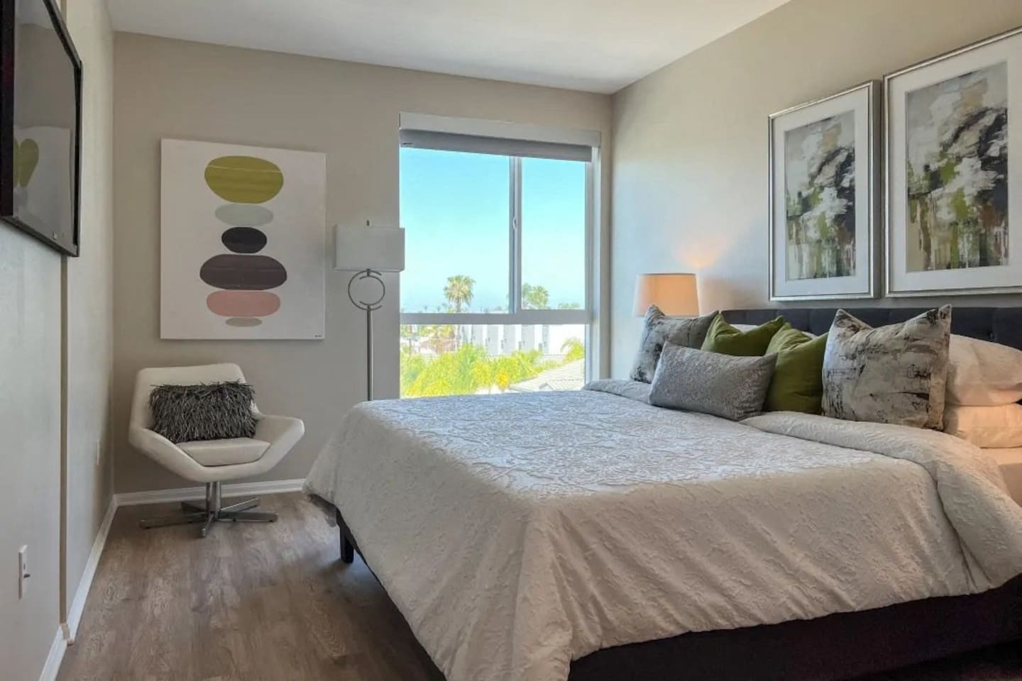 , an Airbnb-friendly apartment in San Diego, CA