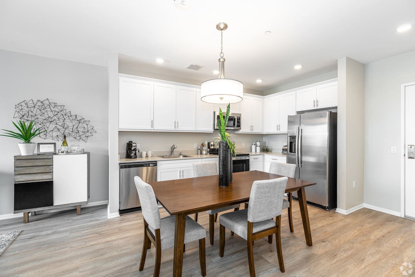 , an Airbnb-friendly apartment in San Diego, CA