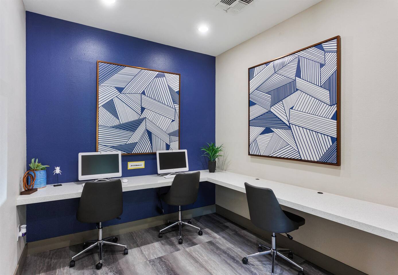 , an Airbnb-friendly apartment in Phoenix, AZ