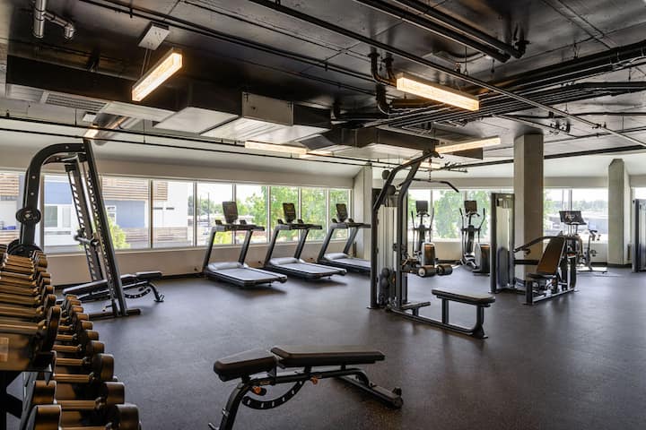 RGVtYW5kUGljdHVyZToxOTkwNjk5OTcz