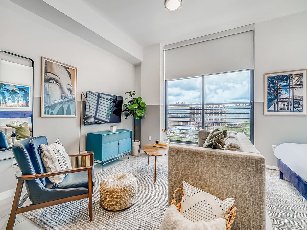 , an Airbnb-friendly apartment in Miami, FL