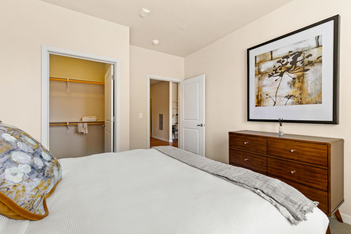 , an Airbnb-friendly apartment in Denver, CO