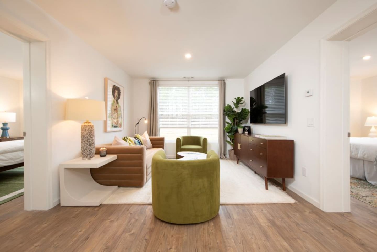 , an Airbnb-friendly apartment in Coraopolis, PA