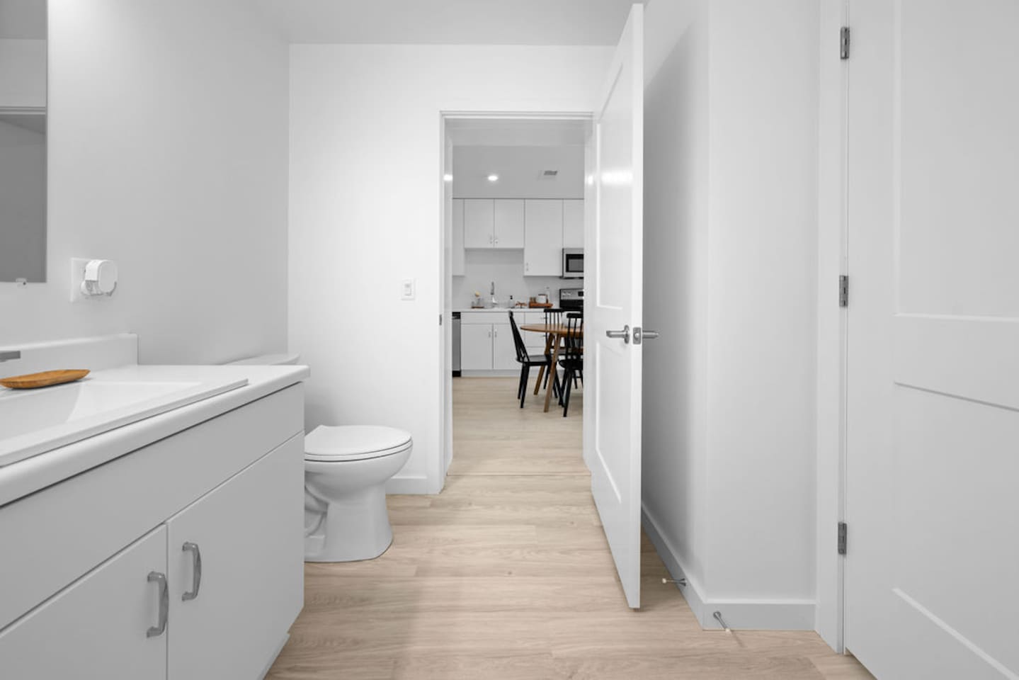 , an Airbnb-friendly apartment in Coraopolis, PA