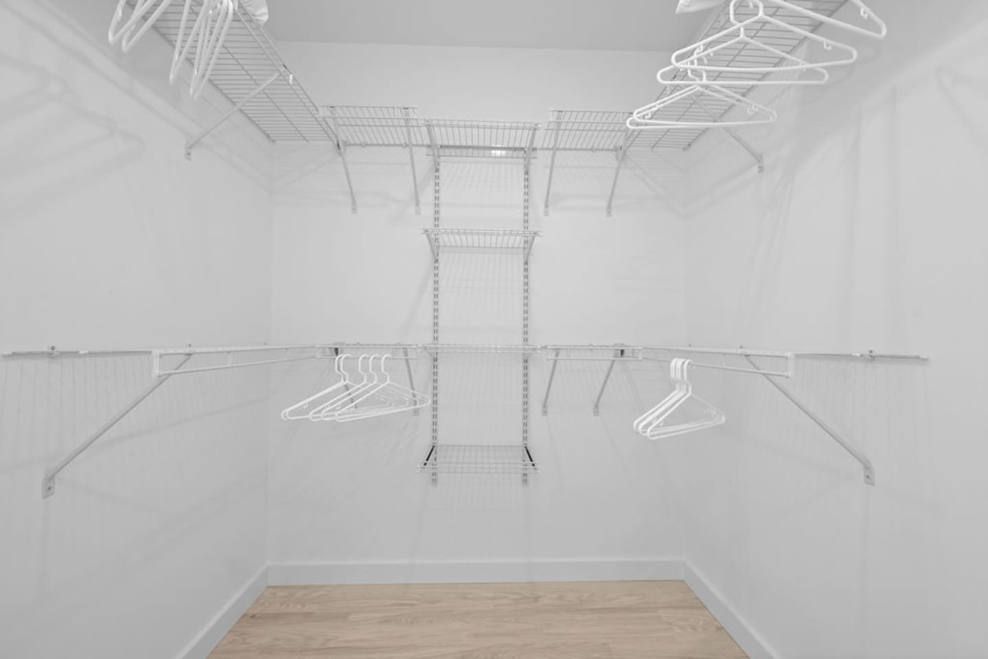 , an Airbnb-friendly apartment in Coraopolis, PA