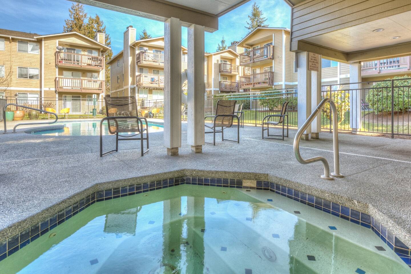 , an Airbnb-friendly apartment in Everett, WA