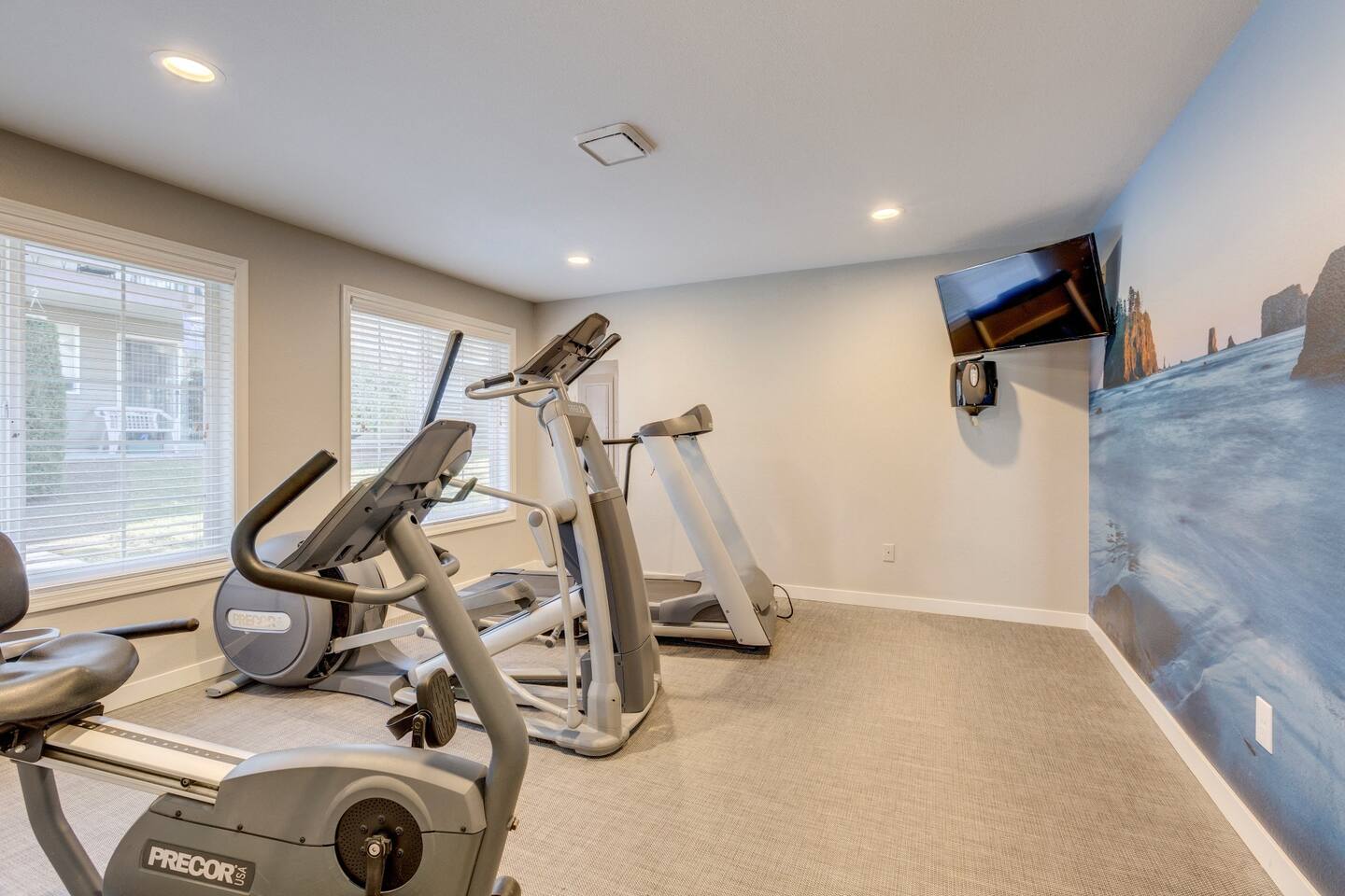 , an Airbnb-friendly apartment in Everett, WA