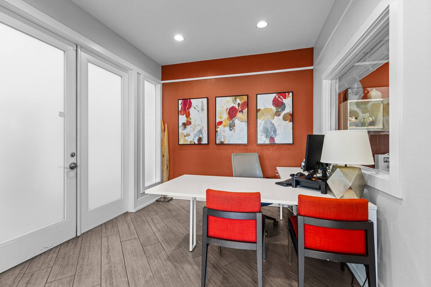 Alternate view of Nickel Creek, an Airbnb-friendly apartment in Lynwood, WA