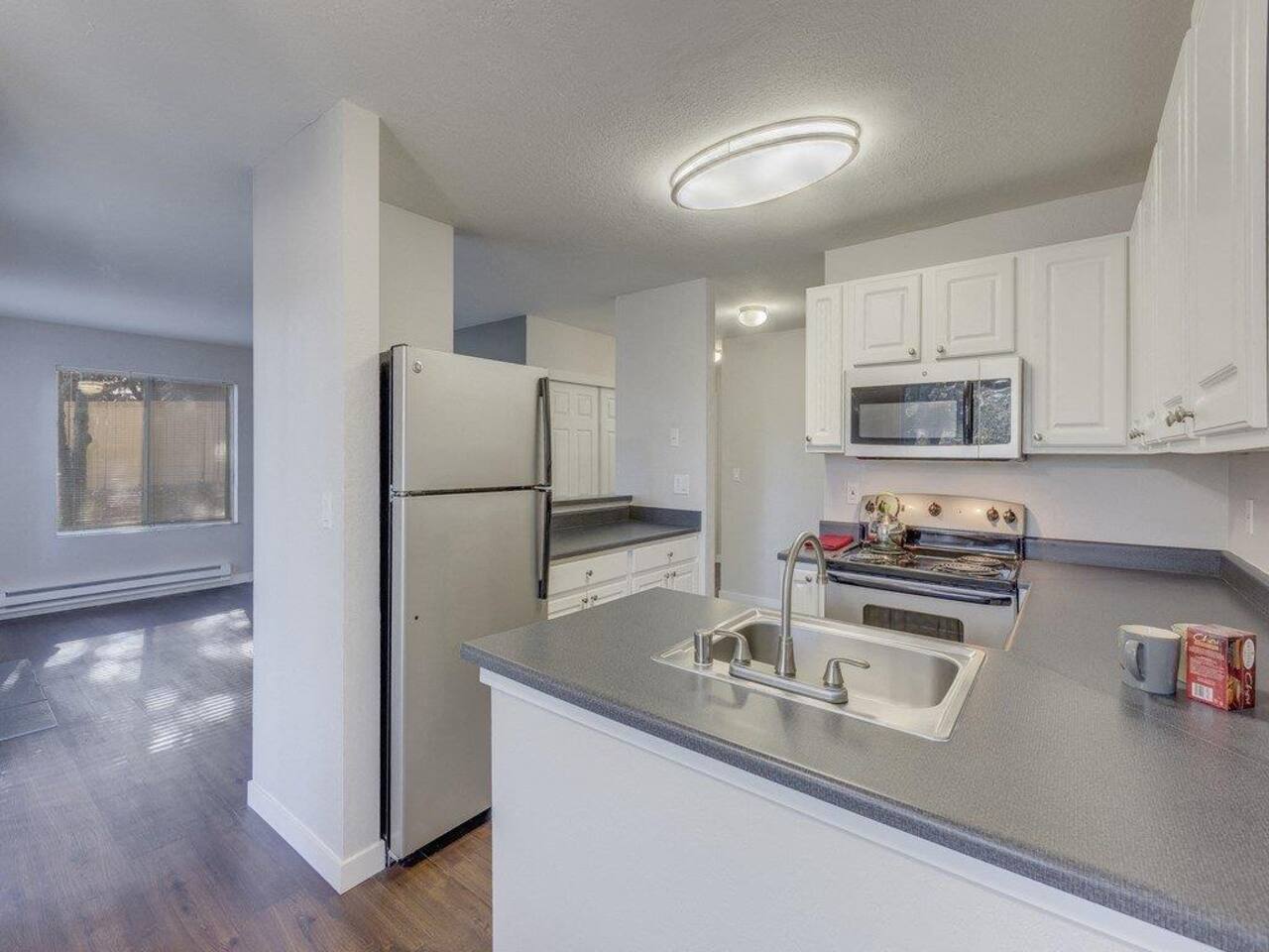 , an Airbnb-friendly apartment in Lynwood, WA