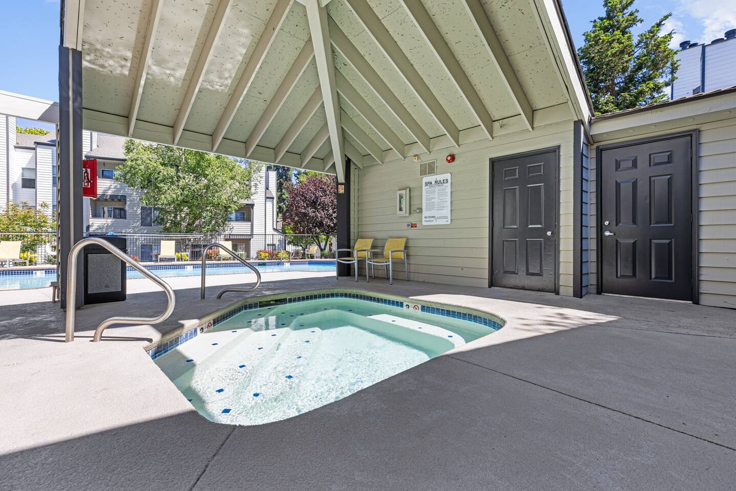 , an Airbnb-friendly apartment in Lynwood, WA