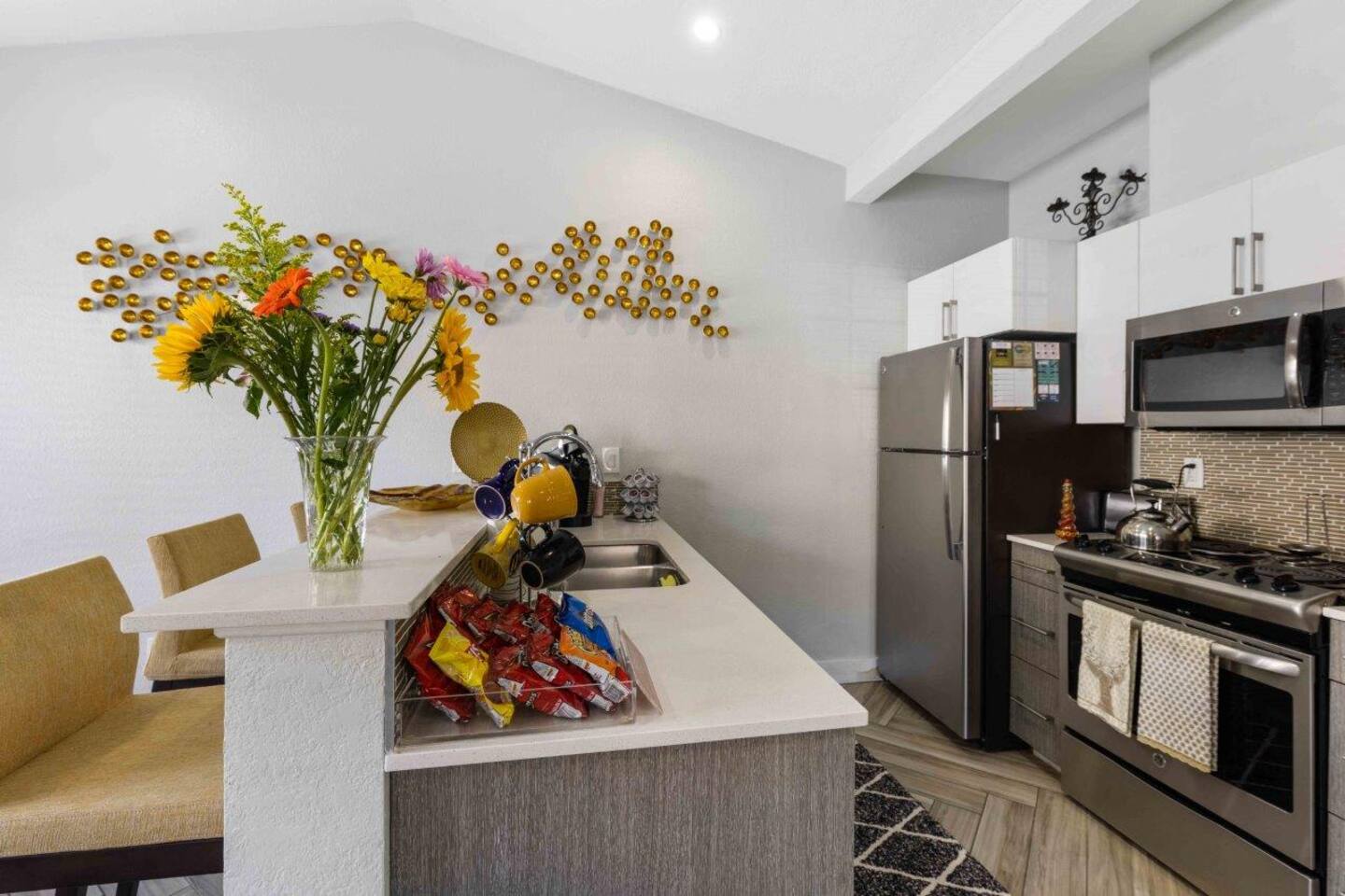 , an Airbnb-friendly apartment in Everett, WA