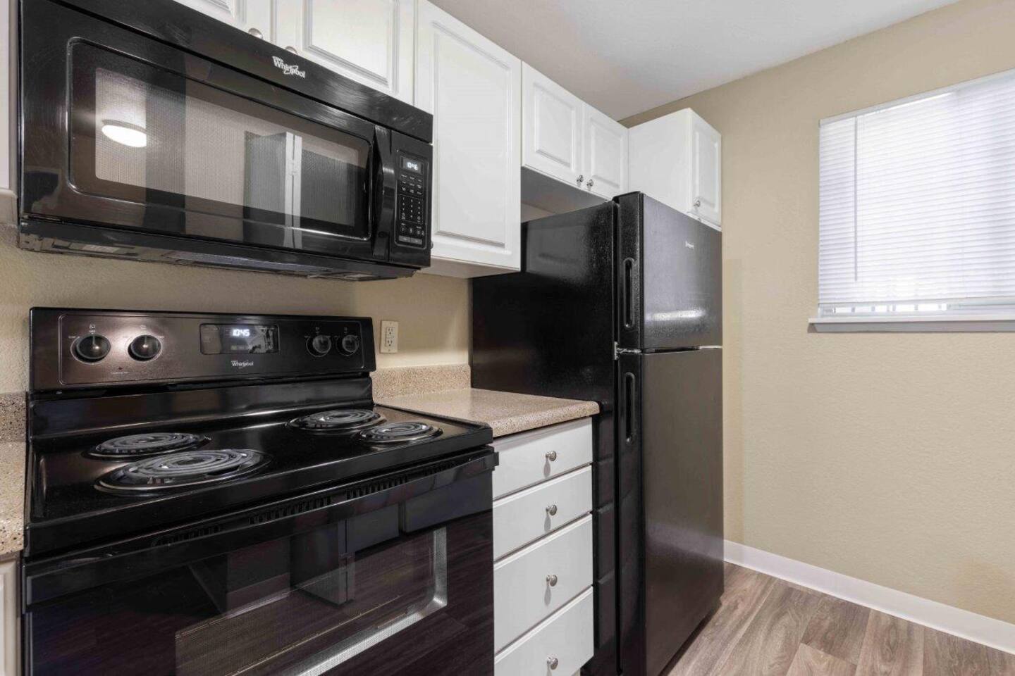, an Airbnb-friendly apartment in Everett, WA