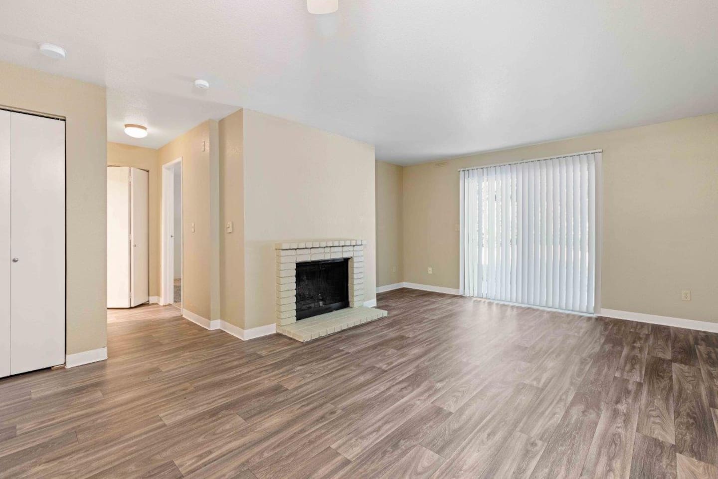 , an Airbnb-friendly apartment in Everett, WA