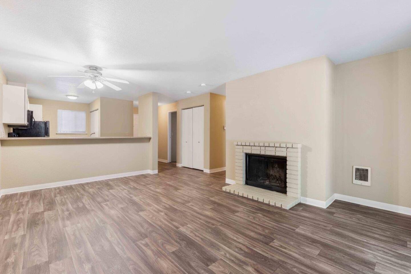 , an Airbnb-friendly apartment in Everett, WA