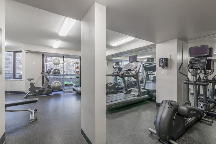 RGVtYW5kUGljdHVyZToxOTczOTE1Mzc0