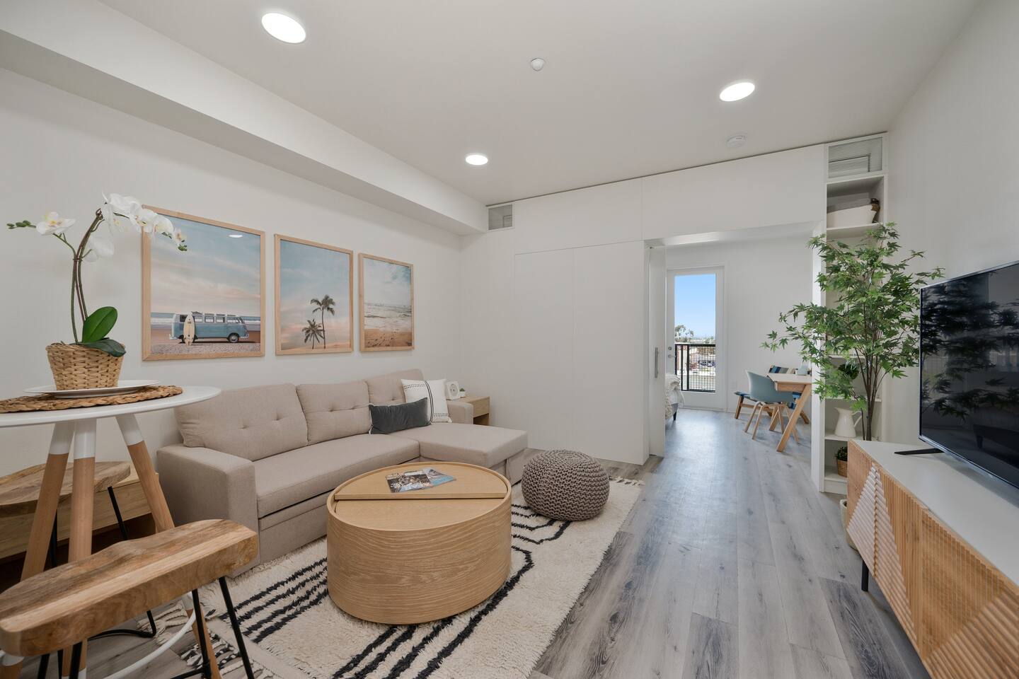 , an Airbnb-friendly apartment in San Diego, CA