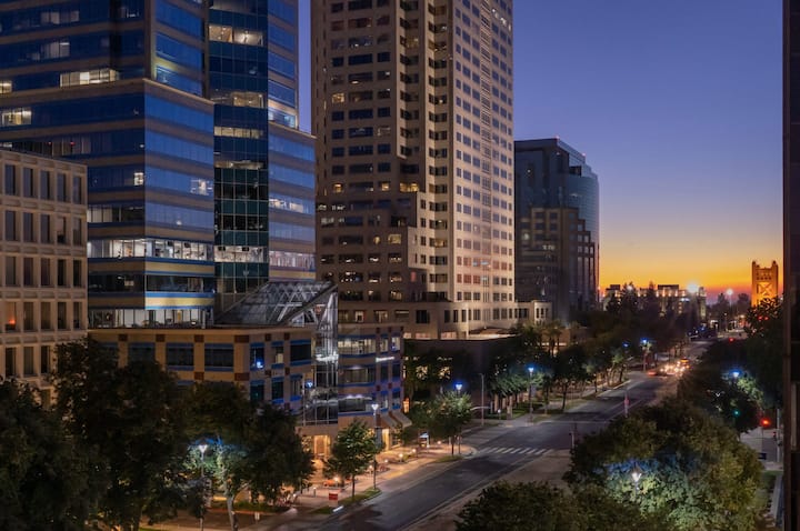 RGVtYW5kUGljdHVyZToyMTc0NzkzOTYw