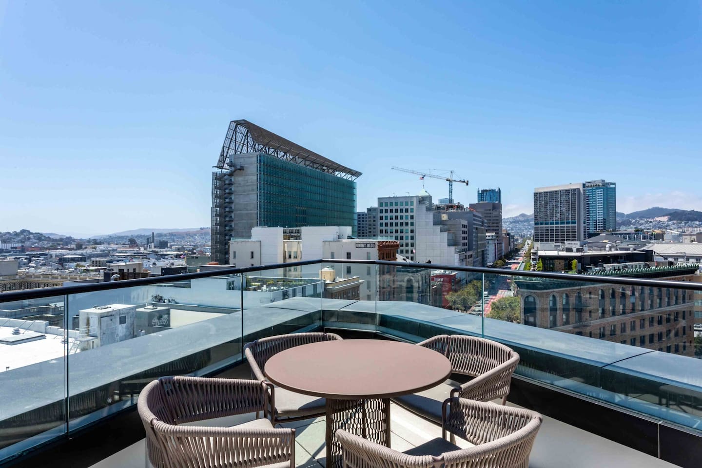 , an Airbnb-friendly apartment in San Francisco, CA
